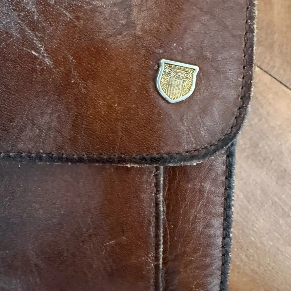 Elegant Brown Leather Men's Bag